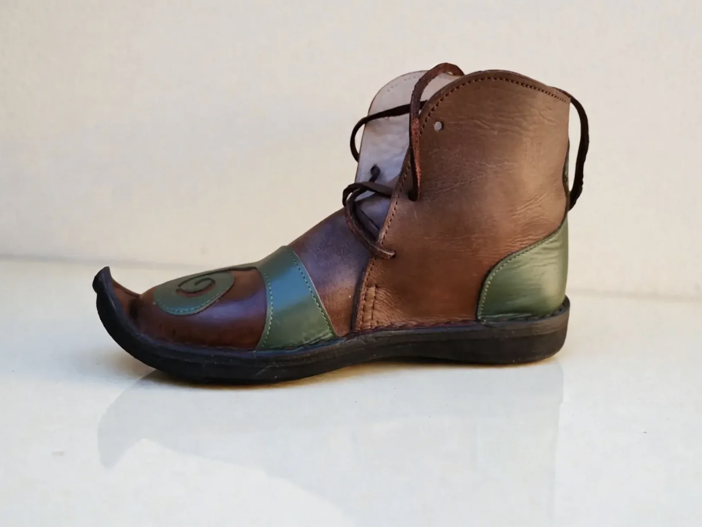 Screenshot 2026-06-05 at 6.03.17 PM Ren Faire Shoes – Handmade Medieval Leather Shoes for LARP